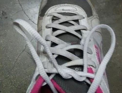 三孔鞋带的系法视频